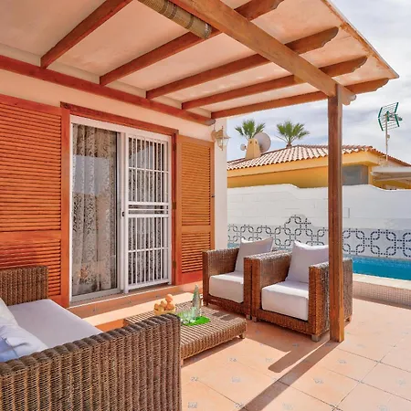 Bella 3-bedroom With Private Pool And Spacious Patio Overlooking Ocean