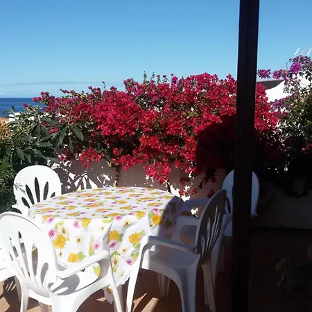 Bella 3-bedroom With Private Pool And Spacious Patio Overlooking Ocean فيلة