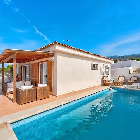 Bella 3-bedroom With Private Pool And Spacious Patio Overlooking Ocean *