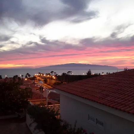 Bella 3-bedroom With Private Pool And Spacious Patio Overlooking Ocean Βίλα *