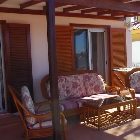 Bella 3-bedroom With Private Pool And Spacious Patio Overlooking Ocean كالاو سالفاجي