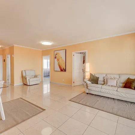 Bella 3-bedroom With Private Pool And Spacious Patio Overlooking Ocean Βίλα