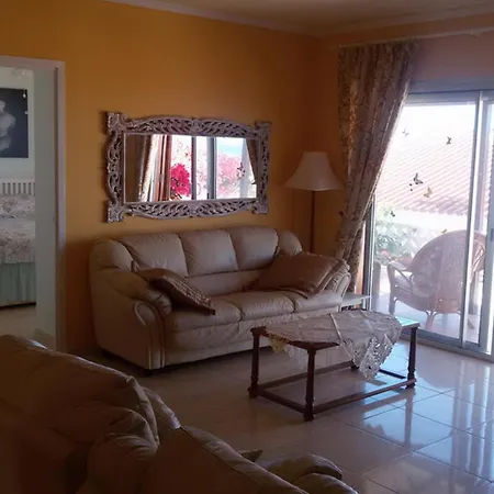 Bella 3-bedroom With Private Pool And Spacious Patio Overlooking Ocean فيلة