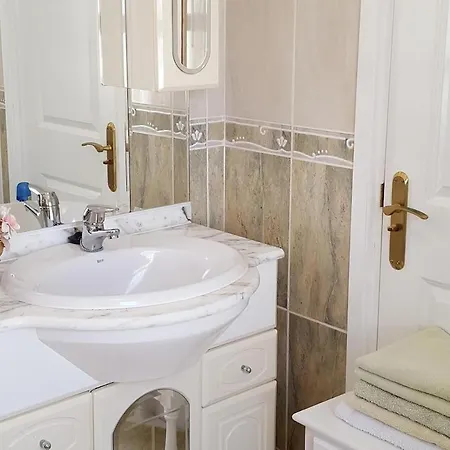 فيلة Bella 3-bedroom With Private Pool And Spacious Patio Overlooking Ocean