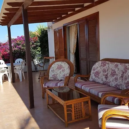 Bella 3-bedroom With Private Pool And Spacious Patio Overlooking Ocean *