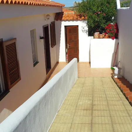 Bella 3-bedroom With Private Pool And Spacious Patio Overlooking Ocean Βίλα *